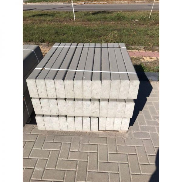 Поребрик серый бетонный Бел-Блок 1000х200х80