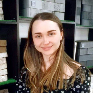 polina bondar 300x300 2 - Наша команда