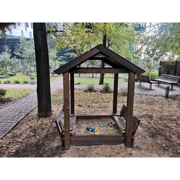 Серия P модель 1 – песочница с крышкой «трансформер» и теневым навесом Серия P модель 1 – песочница с крышкой «трансформер» и теневым навесом