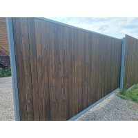 Облицовка фасада домов планкеном из древесины сибирской лиственницы 2000х90х20мм. с покрытием восковой лазурью цвет ‘орех’