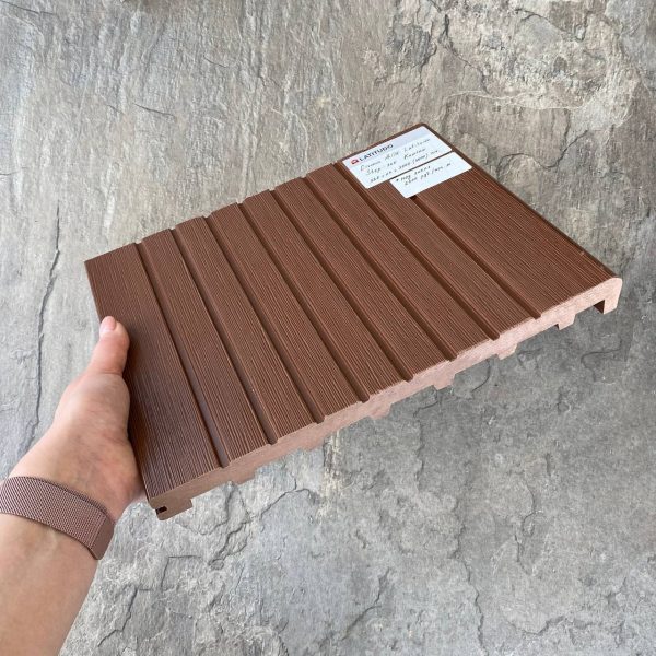 Ступень ДПК Latitudo Step-320 320х24х3000 Каштан Полнотелая